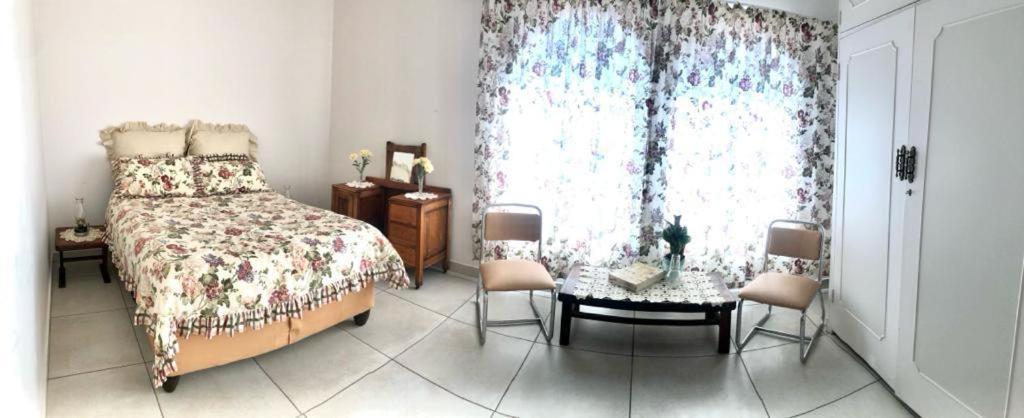 Thee View Hotel Hartbeespoort Room photo
