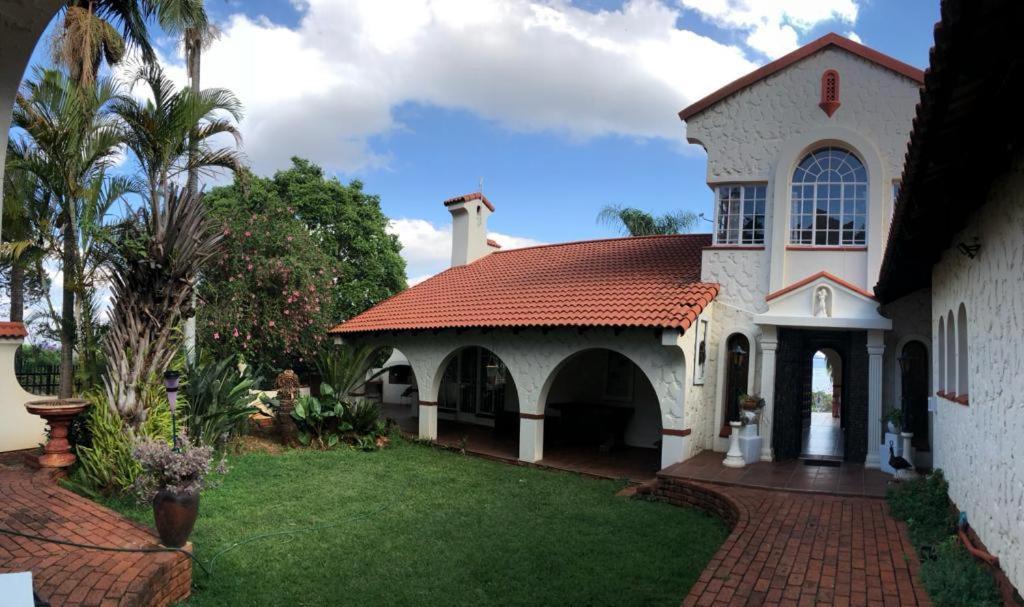 Thee View Hotel Hartbeespoort Exterior photo